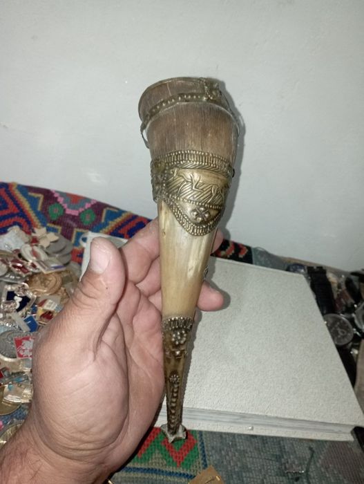 Antikvar buyumlar hammasi optim sotiladi