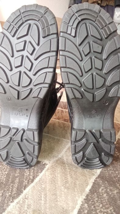 Ботинки рабочие новые.. Весна - осень. Размер 47.