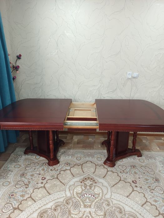 Продам Стол для гостиной