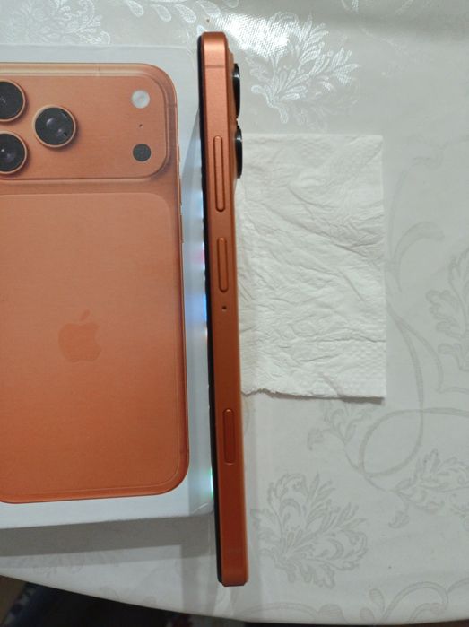 Продам за 20.000 iPhone 17 Pro Max на 512 гб
