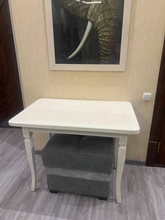 Продаеться кухонный стол!