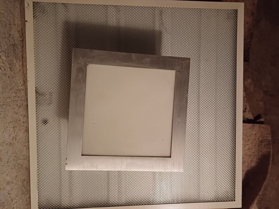 Светильники с лампоми