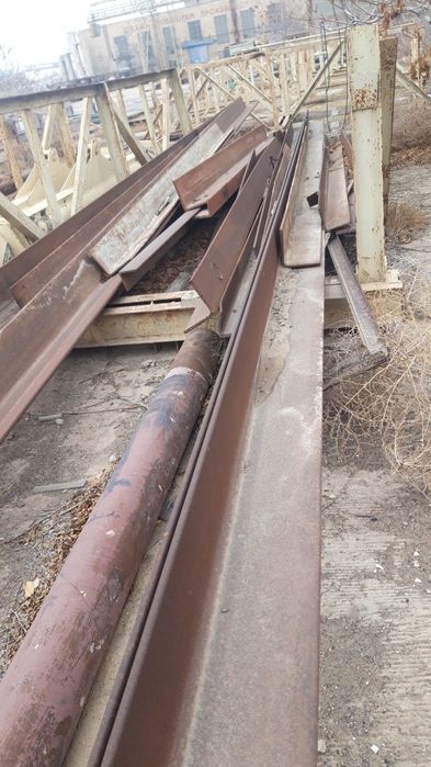 Продам металлический уголок