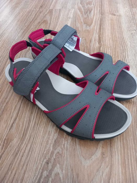 Дамски сандали QUECHUA за тесен крак