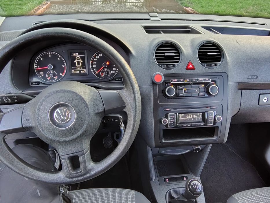 VOLKSWAGEN Caddy 2013 — imagine 3