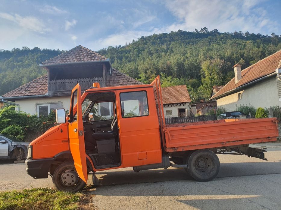 Vând iveco stare de funcționare bună, fără rugina la șasiu la caroserie