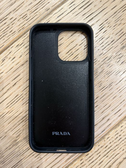 Айфон 13 про с чехлом prada