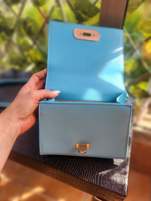 Нова кокетна чантичка