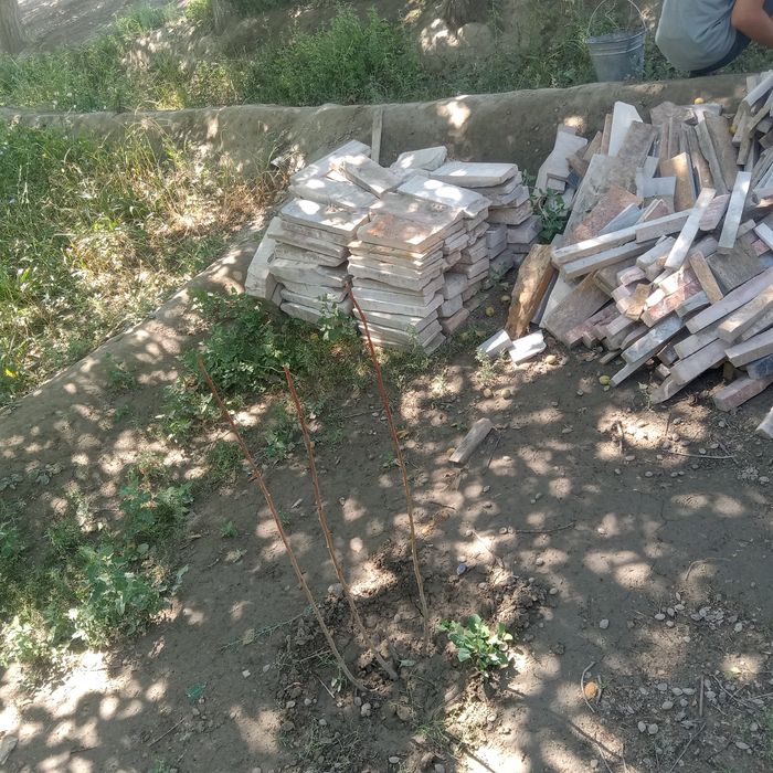Gʻazgʻon marmar toshlari sotiladi. Narxi juda arzon. Kelishiladi