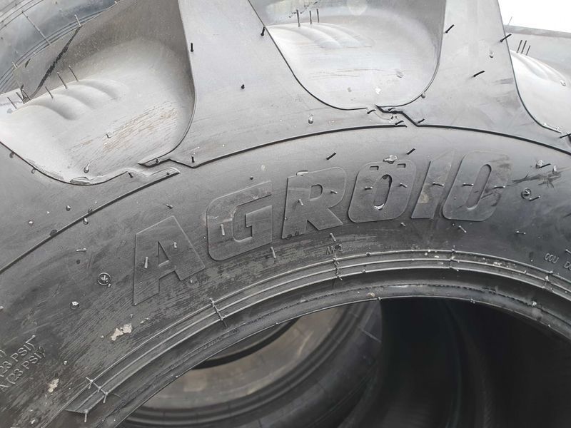 12.4R24 radial 320/85R24 noi radiale pentru tractoare 4x4 , OZKA CWYX