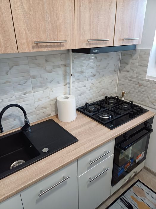 Închiriez garsoniera