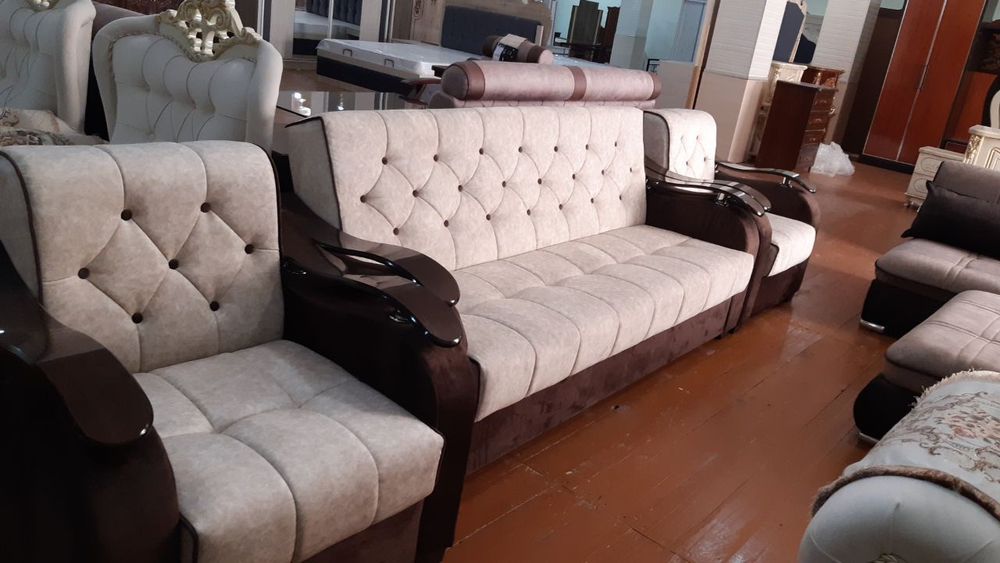 Yumshoq mebellar sotiladi