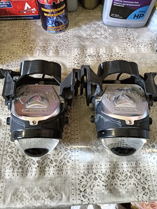 Билед линзи в туманки ,с креплением.