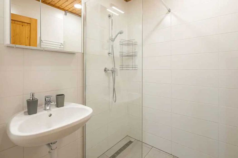 Дава се под наем Двустаен апартамент в Пловдив, Централна гара - 66 кв.м за 290.7 € - Снимка #1