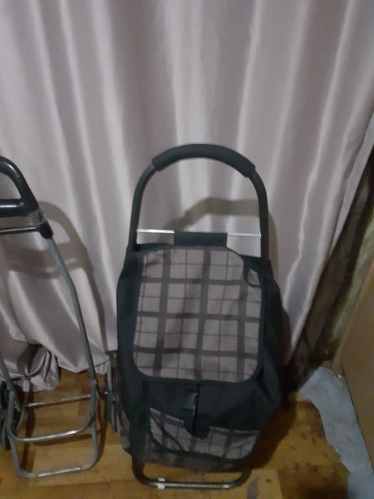 Продам сумку тележку не дорого