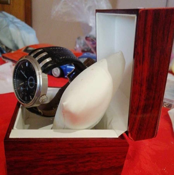 Мъжки стилен часовници "Jacques Lemans"и "Swatch"