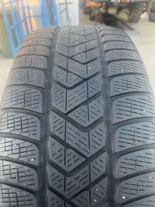 Зимни гуми 235/55/19 Pirelli
