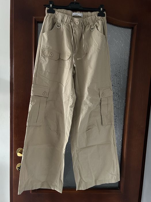 Дамски карго панталон – бежов