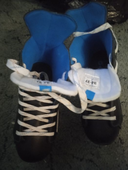 Коньки зимнии 2 шт