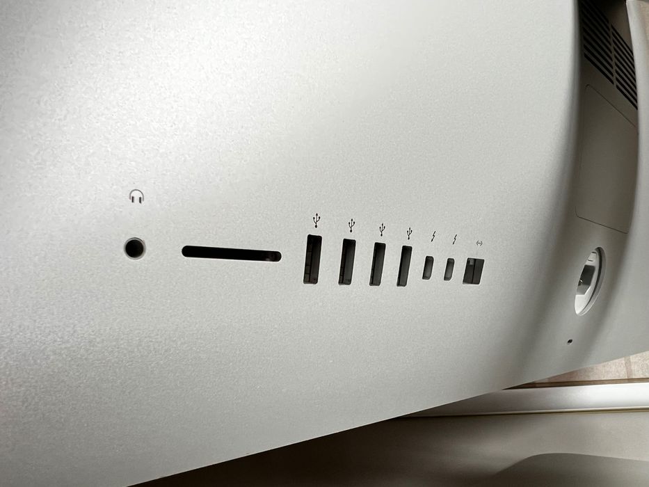 Apple iMac Retina 5K, 27-inch, Late 2014 в идеальном состоянии.