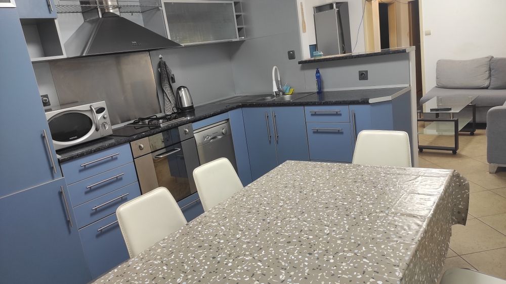 Наемане на многостаен апартамент с парко място , топ локация