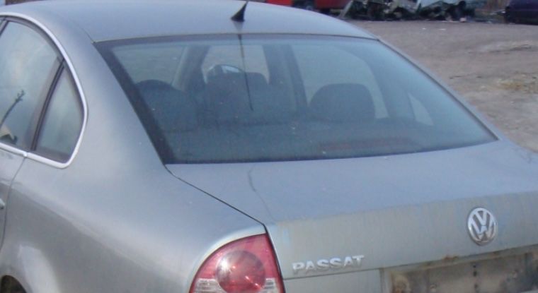 Luneta / geam spate volkswagen Passat B5.5 berlina