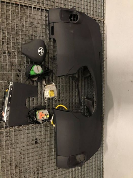 plansa bord completa  toyota yaris  2005-2010