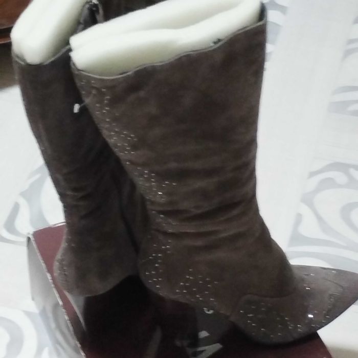 Продам сапоги новые