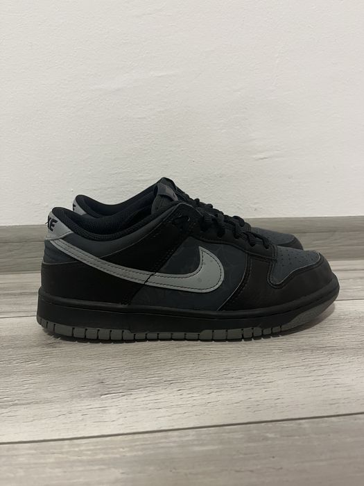 Nike dunk “Symbiote”