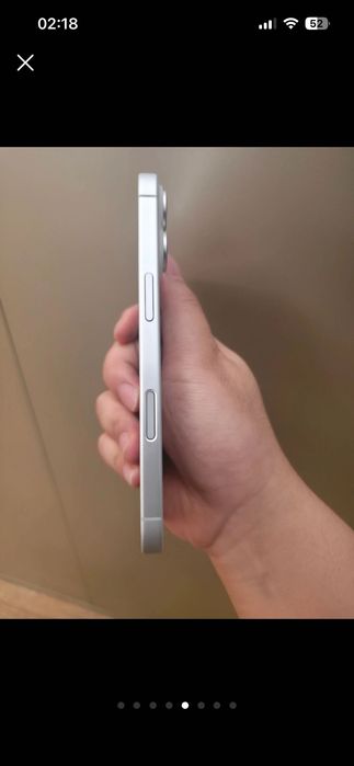 Телефон iPhone 17 белый