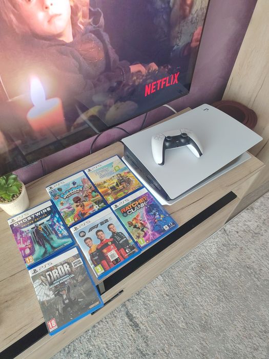 Playstation 5 disk ( Banat Online ) + 8 jocuri pe disk