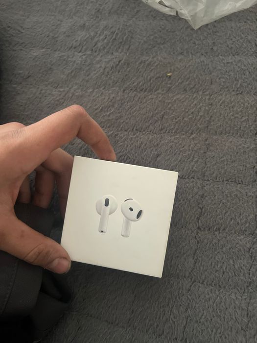 продам запечатанные airpods 4