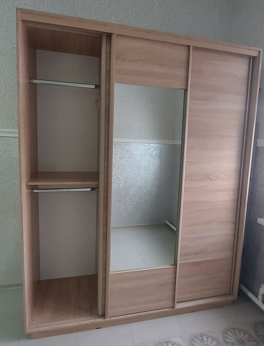 Шифонер купе сатылады.