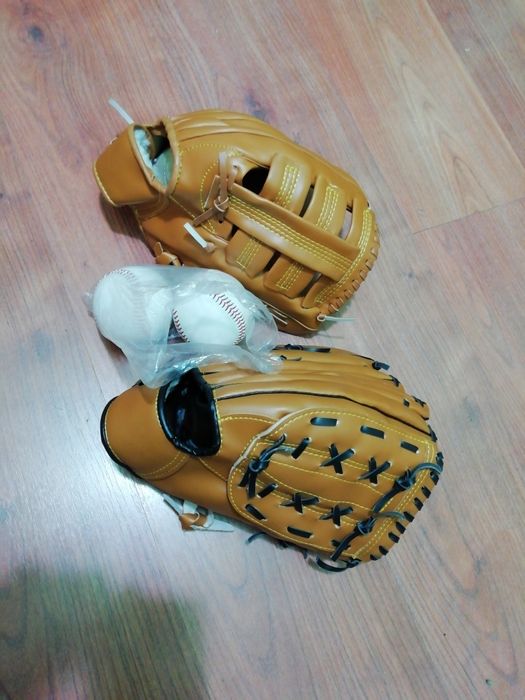 Set mănuși baseball