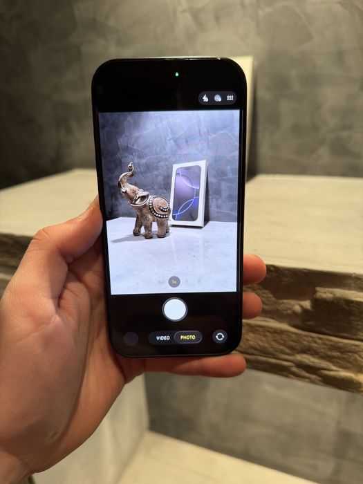 КАТО ЧИСТО НОВ Iphone 16 Pro, 100% батерия