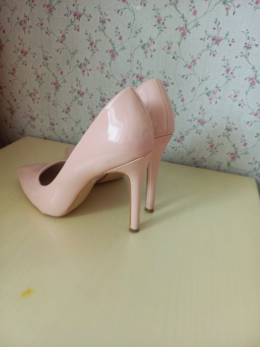 Продам туфли лодочки