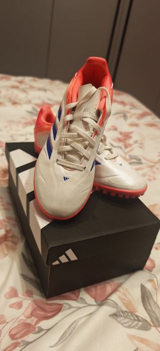 34 номер - стоножки / бутонки за футбол на изкуствен терен