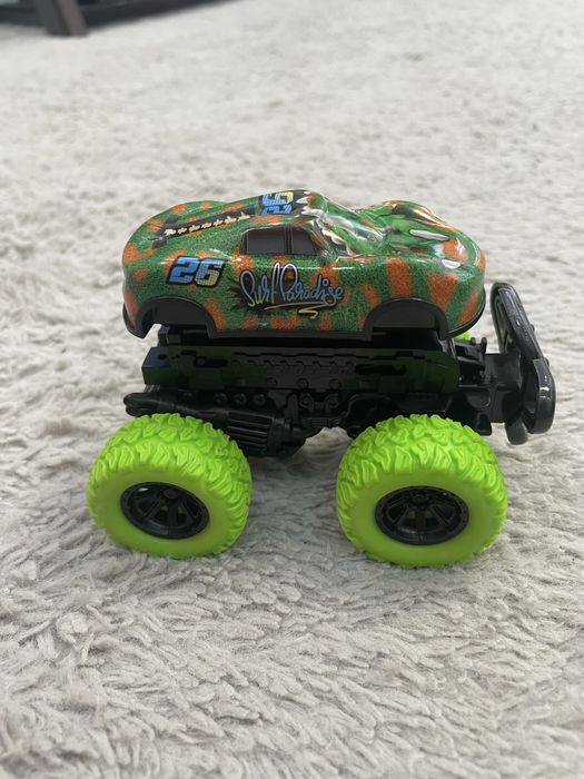 Игрущечные машинки