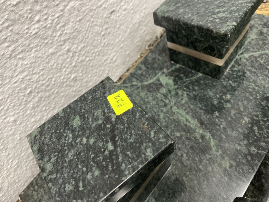 Мраморна мастилница поставка за писма и печати