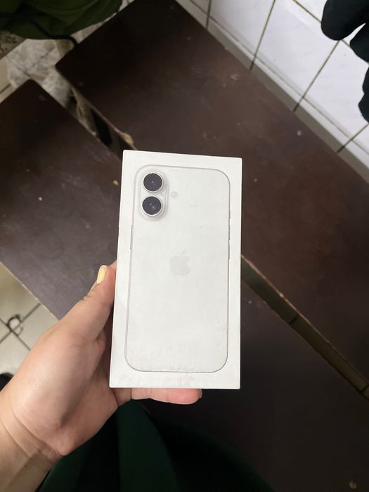 iPhone 16 продам