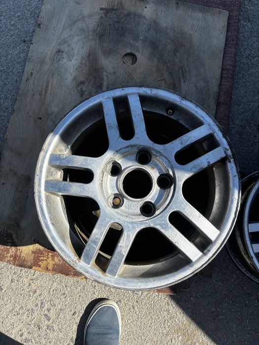 Диски r15 сатылады.