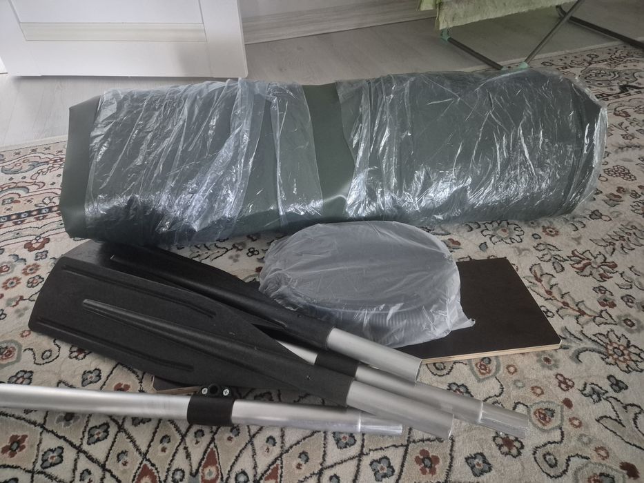 Продам лодку 1.5 до 200кг