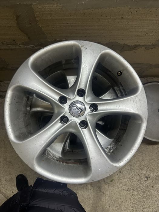 Продам диски комплект р18