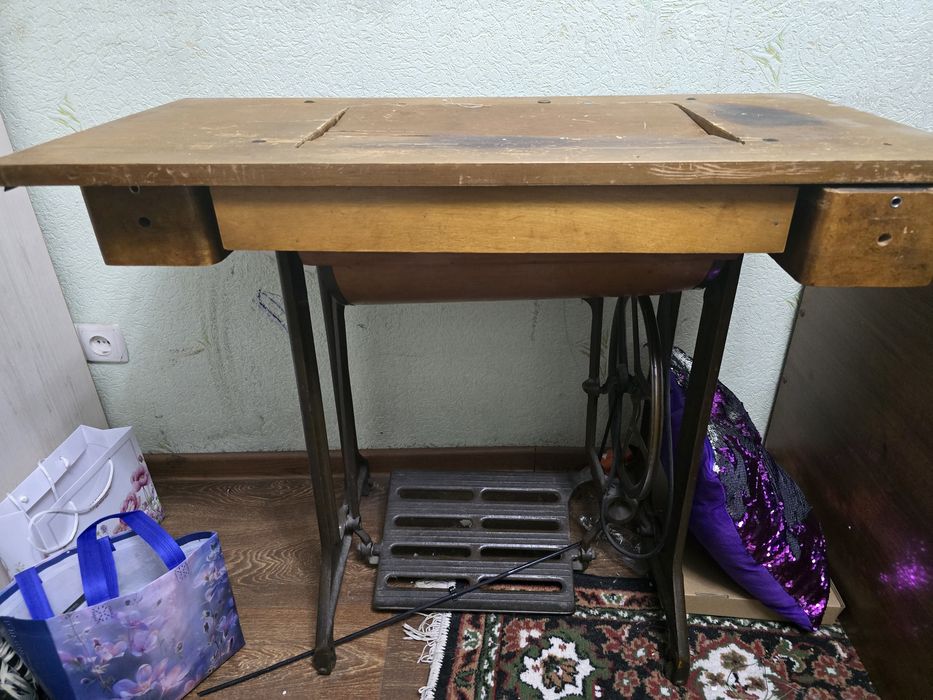 Швейная машинка Ласточка