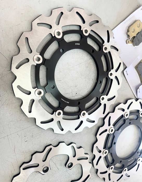 НОВИ спирачни дискове и накладки за Yamaha FZ-1 FAZER 1000 / FZ1