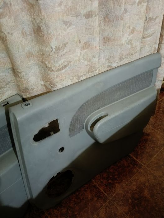 Кори и стъкла за Дачия десни