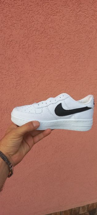 Adidași Nike Noi Diferite Modele