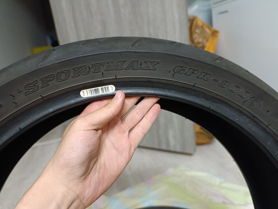 Продам мото шины R17