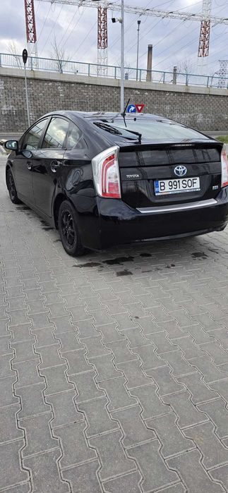 Vand Tpyota Prius Hibrid 2013