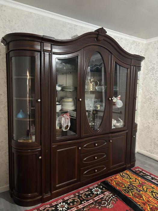 Буфет,сервант в отличном состоянии